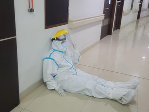 Sepenggal Kisah Nakes di Bandung Barat Hadapi Pasang Surut Pandemi Corona