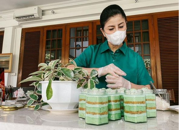 Ngidam Camilan Manis? Pesan Saja Jar Cake Legit di 5 Tempat Ini