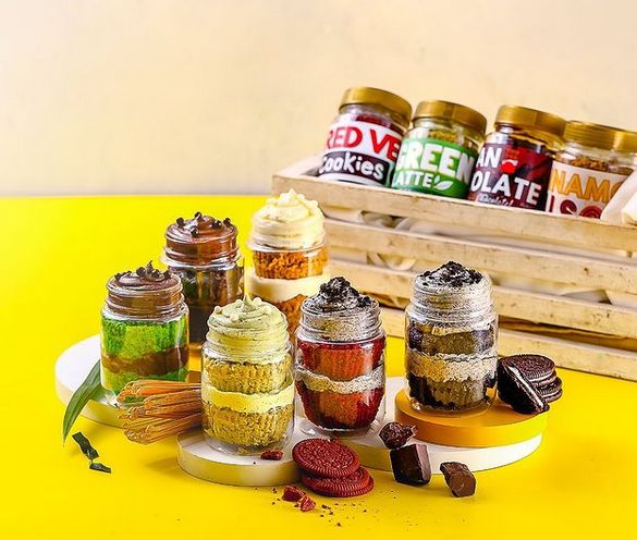 Ngidam Camilan Manis? Pesan Saja Jar Cake Legit di 5 Tempat Ini