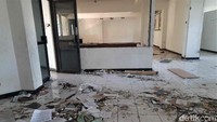 Wakil Wali Kota Surabaya Armuji terkejut saat dilapori dan mendatangi langsung wisma bersejarah itu. Armuji menyayangkan adanya oknum yang tak bertanggung jawab merusak tempat legendaris dan bersejarah dalam dunia persepakbolaan Surabaya tersebut.