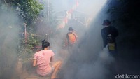 Pengasapan ini guna mencegah dan menekan penyebaran COVID-19 di Kota Solo.