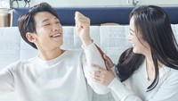 Rain dan Kim Tae Hee menikah di tahun 2017. Sejak itu keduanya kerap dapat proyek iklan bersama. (Foto: dok. Instagram @taeheekim80)  