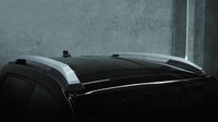 Renault Kiger sudah menggunakan shark fin antenna. Tampilan SUV makin dipertegas dengan penggunaan Roof rack yang fungsional (untuk beban 50kg). Foto: Maxindo Renault Indonesia