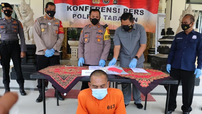 Seorang pria di Bali, I Nyoman Beny Pong (46) ditangkap polisi usai mengaku sebagai calo CPNS. (dok. Istimewa)