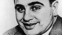 Bicara soal mafia maupun gangster di Amerika Serikat maka nama Al Capone tak boleh dilewatkan. Pemilik nama asli Alphone Capone itu dikenal sebagai bos mafia yang menguasai dunia hitam di area Chicago, AS, di awal tahun 1900-an. Getty Images/Hulton Archive.