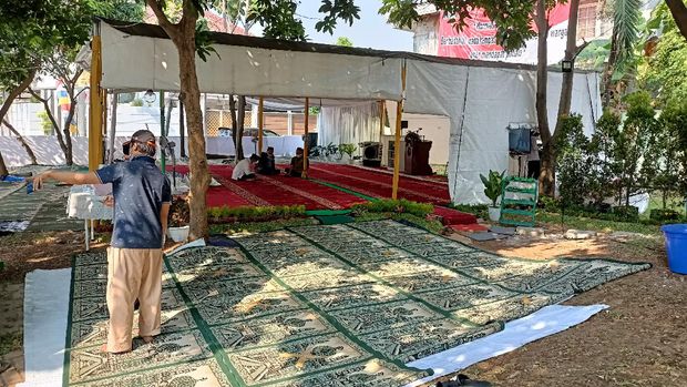 Suasana di lokasi pembangunan Masjid At Tabayyun di Jakarta Barat (Karin-detikcom) Suasana di lokasi pembangunan Masjid At Tabayyun di Jakarta Barat (Karin-detikcom)