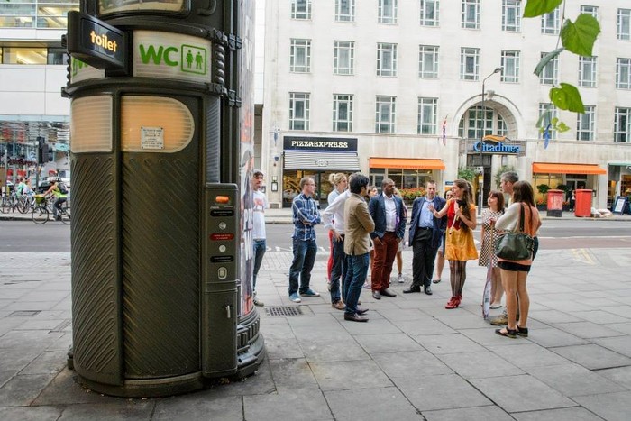 Tur toilet dan kentut di London