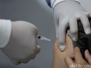 Seperti Apa Sih Efek Samping Vaksin Pfizer? Wanita Ini Bagikan Pengalamannya