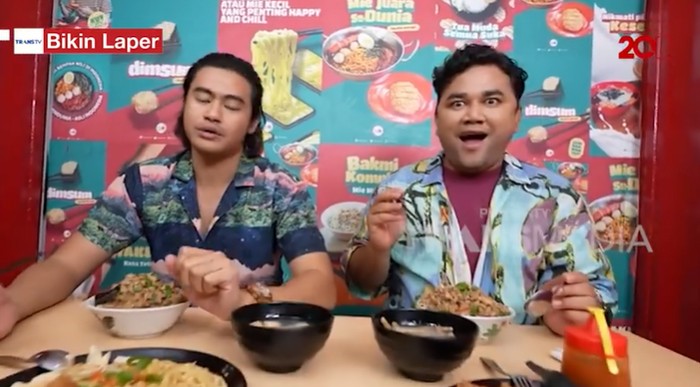 Bikin Laper! Lidah Ncess Nabati Tersengat Pedasnya Mie Merapi