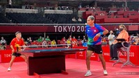David tampil di babak empat besar melawan atlet Prancis Mateo Boheas di Tokyo Metropolitan Gymnasium pada Sabtu (28/8/2021). Meski langkahnya terhenti di semifinal, David sudah berhasil memastikan medali perunggu di Paralimpiade Tokyo 2020. Ia mendapatkan perunggu bersama atlet F. Radovic asal Montenegro. Indonesia kini berada di urutan 35 dalam klasemen Paralimpiade Tokyo 2020 dengan total 3 medali yakni 1 perak dan 2 perunggu. Peraihan medali Indonesia pun masih mungkin bertambah karena pesta olahraga penyandang disabilitas ini akan berlangsung hingga 5 September 2021 mendatang. Dok. NPC Indonesia.