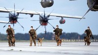 Sebelumnya, Jerman sudah menarik pulang seluruh pasukan Bundeswehr pada akhir Juni 2021 lalu. Sekaligus menandai misi yang dilaksanakan selama hampir 2 dekade. Pada akhir tahun 2020, pengerahan Bundeswehr telah membebani pembayar pajak Jerman dengan ongkos sekitar €12,5 miliar (Rp216,2 triliun). Misi yang berlangsung selama hampir 20 tahun itu juga telah menelan korban jiwa 59 tentara Jerman.