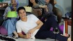 Serunya Jonathan Frizzy saat Racik Kopi Di Kafe