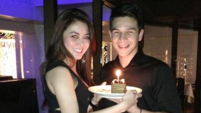 Jonathan Frizzy dan Dhena Devanka