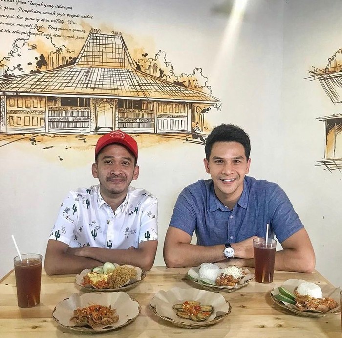 Jonathan Frizzy Serunya Jonathan Frizzy saat Racik Kopi Di Kafe