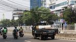 Kabel Semrawut di Mampang Belum Juga Diturunkan