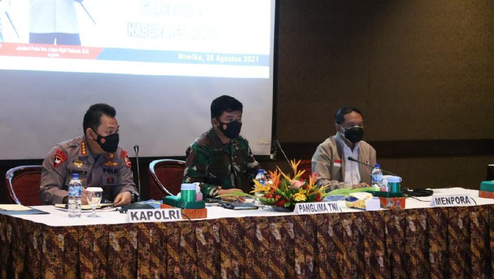 Kapolri, Panglima TNI dan Menpora pimpin rapat Forkopimda Mimika dalam rangka persiapan PON XX