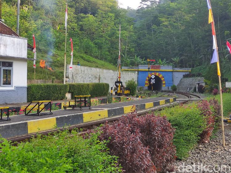 Potret Jalur Kereta Cianjur Sukabumi, Wisata Sambil Nostalgia