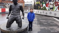 Patung Thierry Henry salah satu mesin gol Arsenal di squad The Invincibles