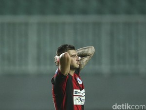 Persipura Degradasi, Marinus Wanewar yang Kesal Posting Begini