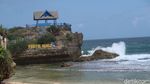 Pantai Kukup Jeda Sejenak dari Riuh Wisatawan