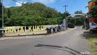 Lokasi Pantai Kukup berdekatan dengan Pantai Baron dan masih satu kawasan dengan Pantai Ngrawe atau Pantai Asmara. (Pradito Rida Pertana/detikcom)