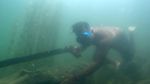 Intip Keseruan Memanah Ikan di Danau Singkarak