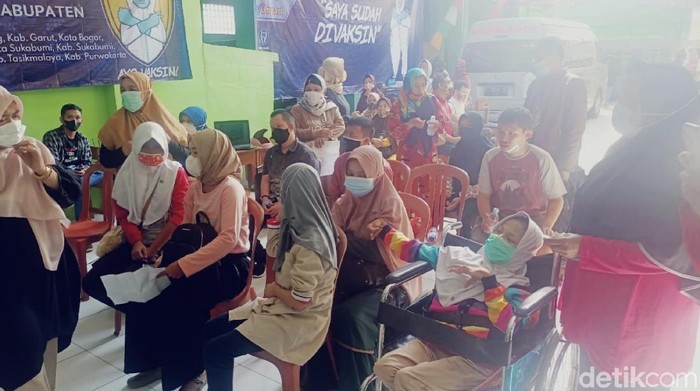 Penyandang Disabilitas Sukabumi Divaksinasi