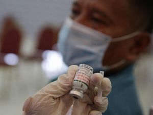 Kesembuhan COVID-19 Capai 91%, Pemerintah Angkat Topi untuk Nakes