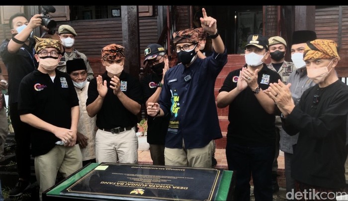 Sandiaga Uno di Padang