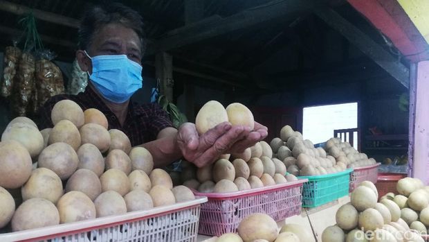 Sawo Sukatali, oleh-oleh khas dari Sumedang