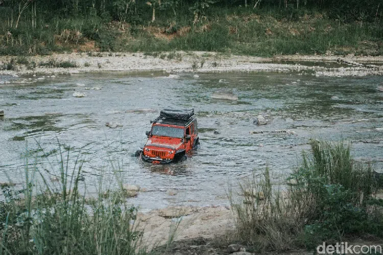 Seru Banget! Offroad dan Camping dengan Jeep di Yogya