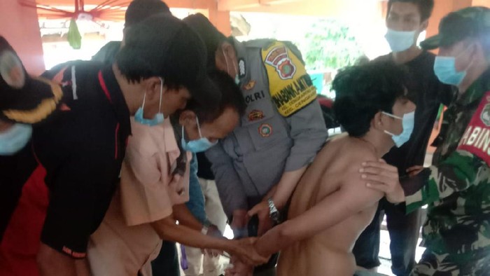 SRA, pelaku penikaman terhadap ayah kandung hingga tewas di Cengkareng diamankan aparat
