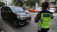 Aturan ganjil genap terbaru ini berlaku pada 26-30 Agustus. Aturan akan dievaluasi sesuai dengan kebijakan terbaru pemerintah nantinya.