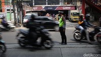 Jalur ganjil-genap akan berlaku pukul 06.00-22.00 WIB.