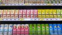 Kalau mau jajan susu khas Korea, supermarket ini jadi pilihan pas. Ada susu pisang, melon, hingga peach yang nikmat. Harganya Rp 19.900 per kotak.