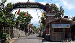 Foto Desa Wisata Ini Punya Ikon Gentong Raksasa!