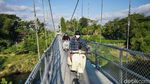 Asyiknya Keliling Kota Naik Vespa di Yogyakarta
