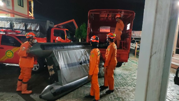 Basarnas siapkan perahu untuk evakuasi