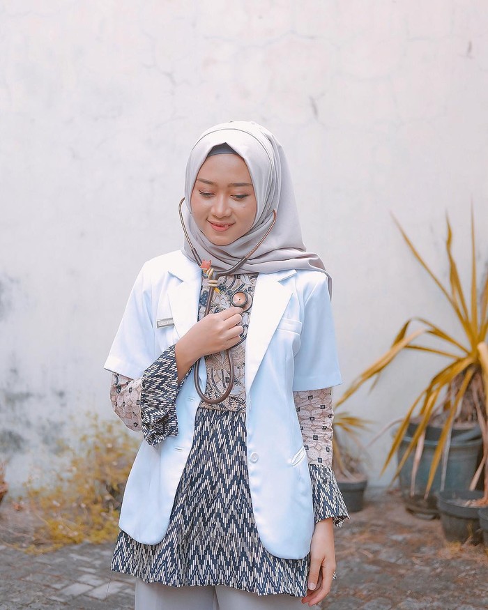 Cantiknya Dokter Hemas Nura yang Doyan Gelato dan Hobi Ngopi Cantiknya Dokter Hemas Nura yang Doyan Gelato dan Hobi Ngopi