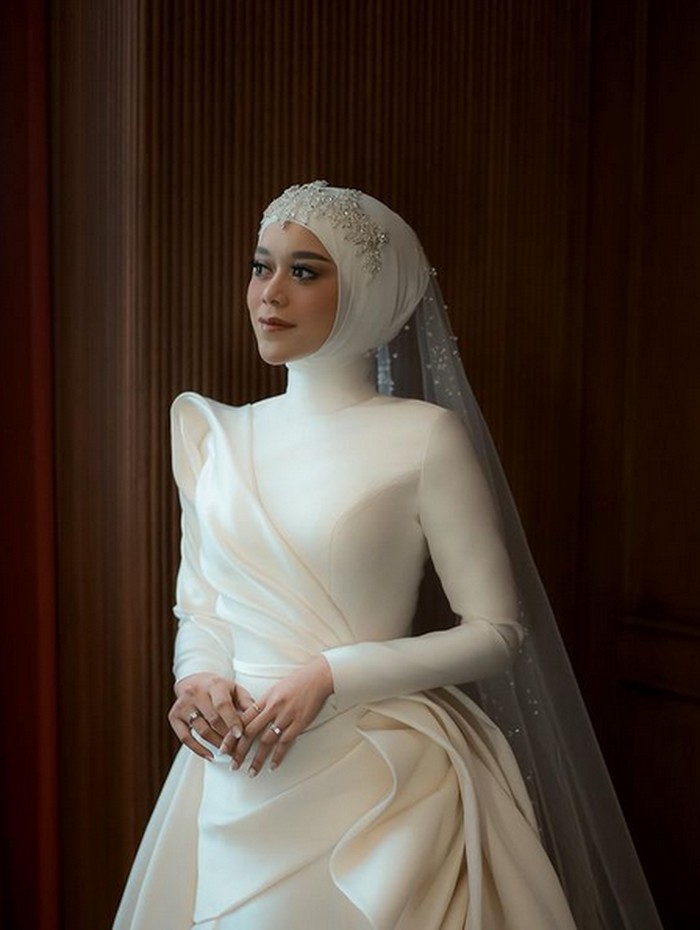 Gaun pengantin Lesti Kejora