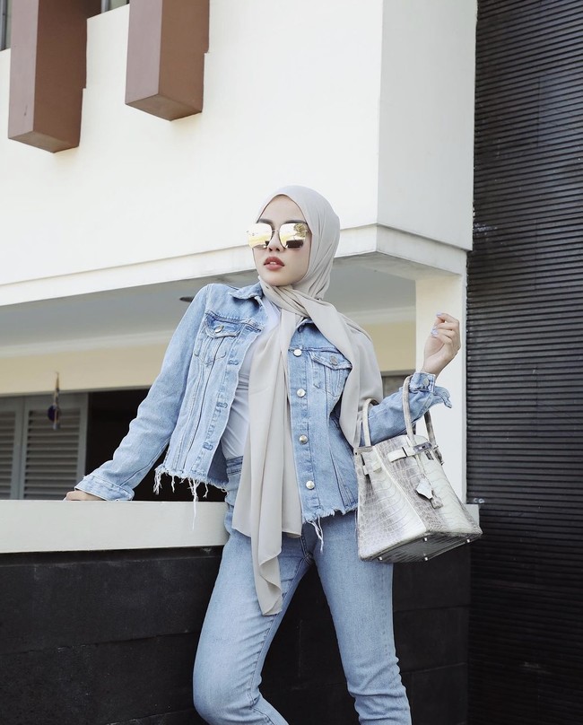 “Jadi bulan Maret itu Rachel titip jual tas ke aku. Udah kayak gitu, accounting aku transfer dan setelah transfer itu ternyata transferannya balik lagi, nggak masuk. Nggak ngerti bagaimana, dari BRI-nya nggak masuk,” ujar Medina. Foto: dok. Instagram medinazein