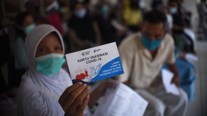Genjot Vaksinasi Kejar Herd Immunity Berbagai pihak ikut serta membantu masyarakat dalam menggenjot vaksinasi guna mencapai herd immunity. Ini salah satunya.