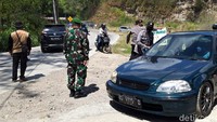 Penyekatan dilaksanakan karena Boyolali masih diberlakukan PPKM level 4. Meski sudah ada sejumlah pelonggaran aturan, namun pembatasan kegiatan masyarakat masih dilakukan. Tempat-tempat wisata juga masih ditutup. 