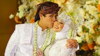 Kebaya yang dipakai Lesti Kejora disebut memperlihatkan sang penyanyi lebih terlihat berisi termasuk pada bagian perutnya. Foto: dok. Instagram