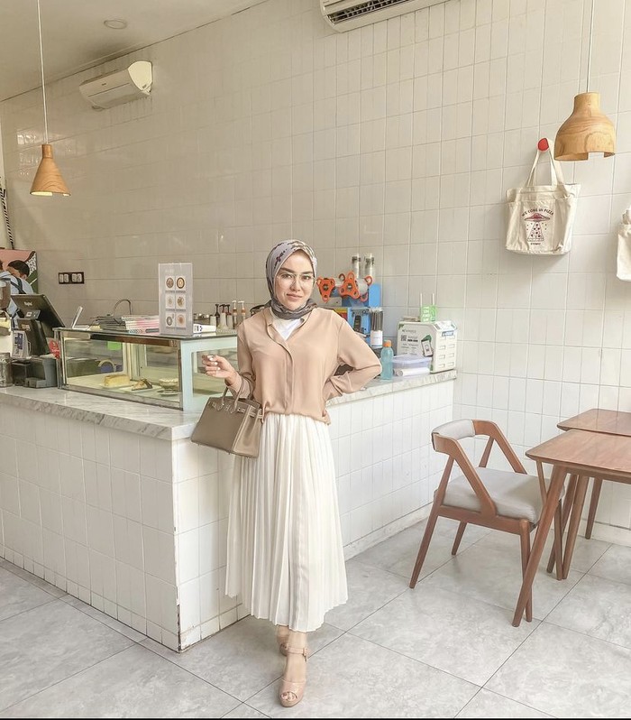 Medina Zein, Kolektor Tas Mahal yang Juga Sering Makan di Restoran Mewah