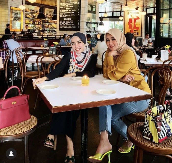 Medina Zein, Kolektor Tas Mahal yang Juga Sering Makan di Restoran Mewah Medina Zein, Kolektor Tas Mahal yang Juga Sering Makan di Restoran Mewah