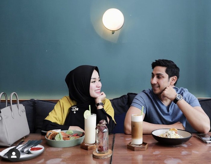 Medina Zein, Kolektor Tas Mahal yang Juga Sering Makan di Restoran Mewah Medina Zein, Kolektor Tas Mahal yang Juga Sering Makan di Restoran Mewah