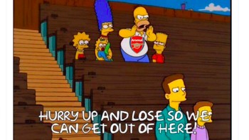 Tiap minggu fans Arsenal berteriak agar timnya cepat kalah saja supaya tidak berlama-lama di stadion. Foto: Twitter