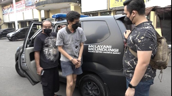 Pelaku penipuan artis Fahri Azmi ditangkap