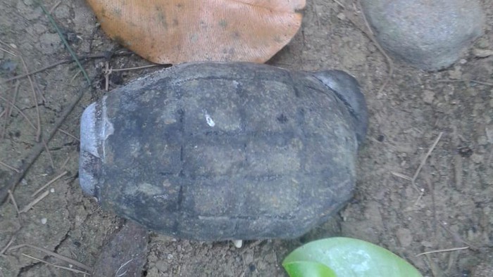 Penemuan granat di aliran Sungai Oya, Karangmojo, Gunungkidul, Sabtu (28/8/2021).